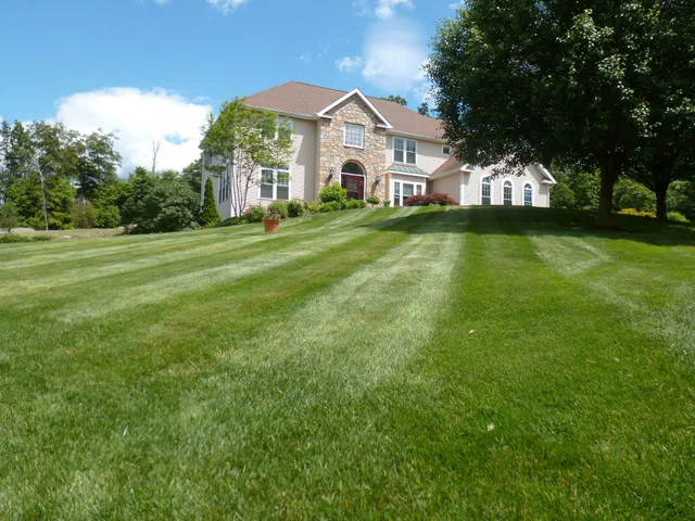 work photo from sunburstlandscapingct.com