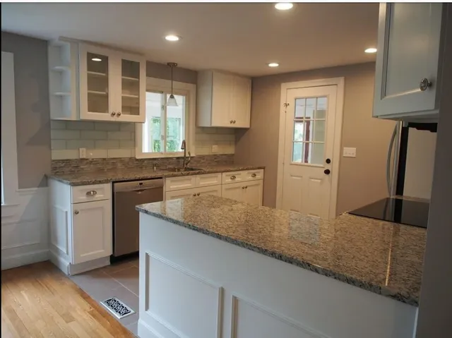Veteran Handymen work photo