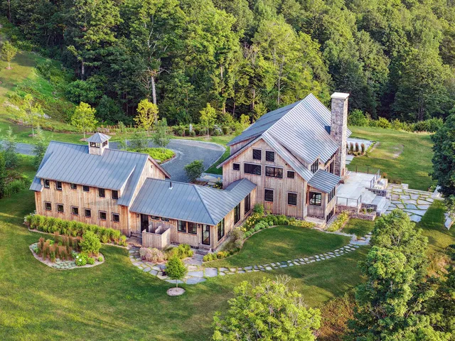 Timber Frame Vacation Home in Barnard, VT