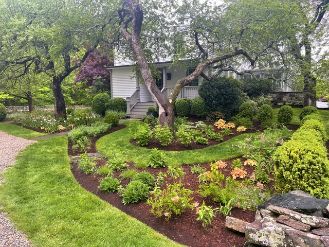 YardScapes Landscape Professionals work photo