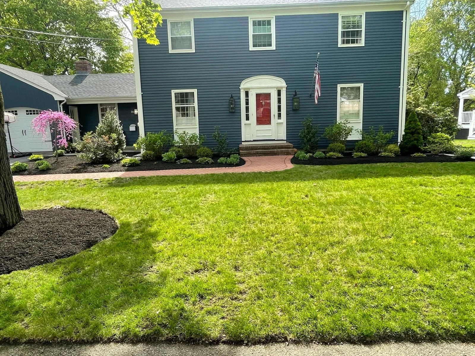 work photo from luxurylandscapinginc.com