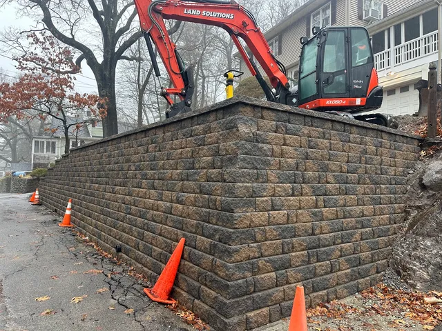 Land Solutions & Hardscapes, LLC