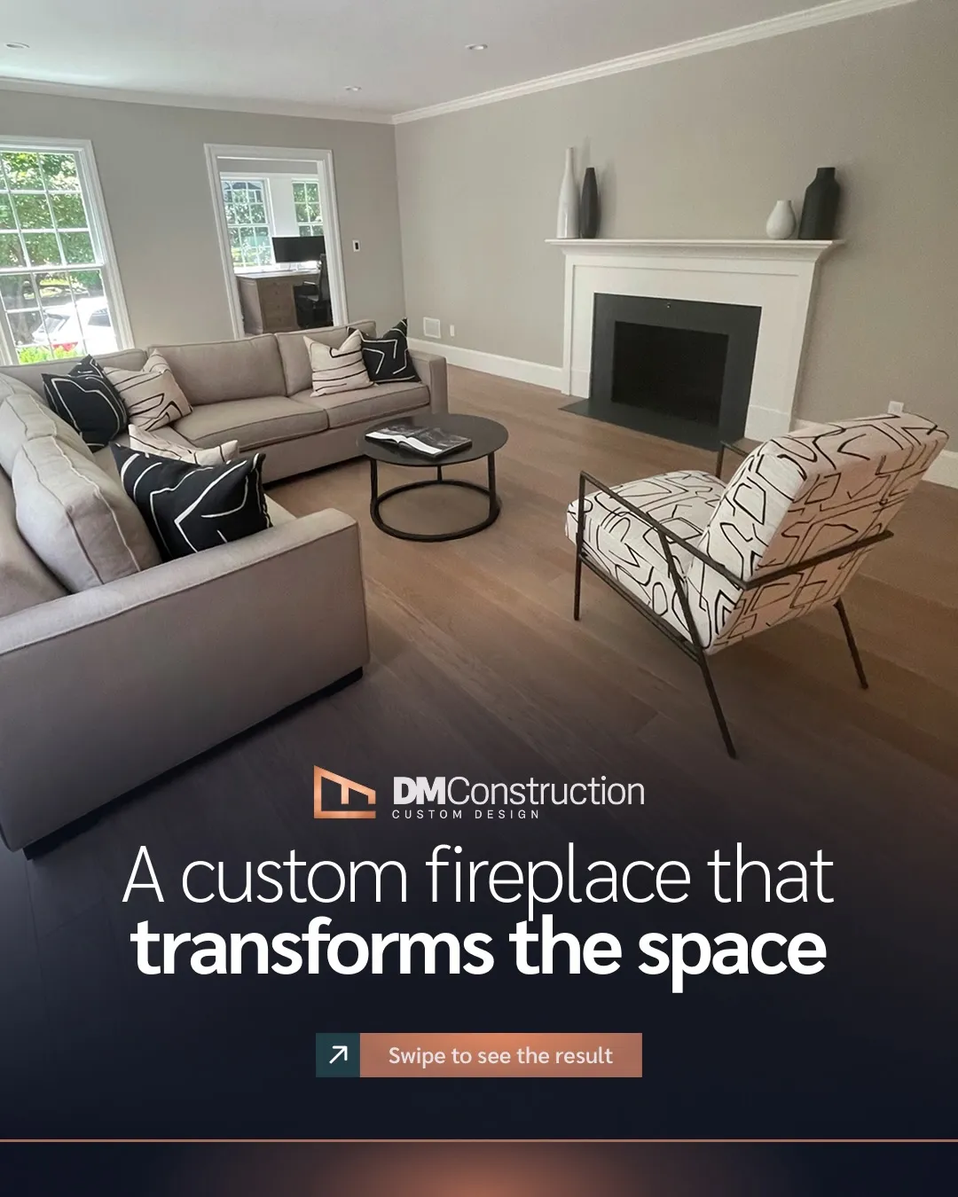 Our carpentry team customized the fireplace according to our design layout. 🪨 We installed Black Vermont stone with a honed or leather finish and finished by painting the interior bricks black with high-temperature paint. ✨ The result? A classic, elegant, and cozy space. 🔥