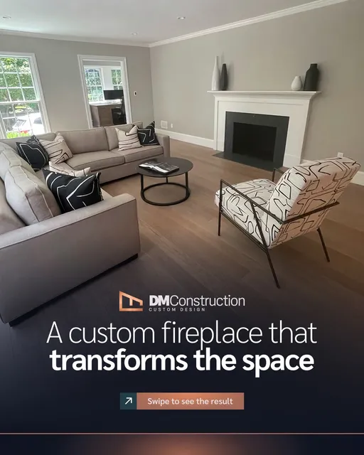 Our carpentry team customized the fireplace according to our design layout. 🪨 We installed Black Vermont stone with a honed or leather finish and finished by painting the interior bricks black with high-temperature paint. ✨ The result? A classic, elegant, and cozy space. 🔥