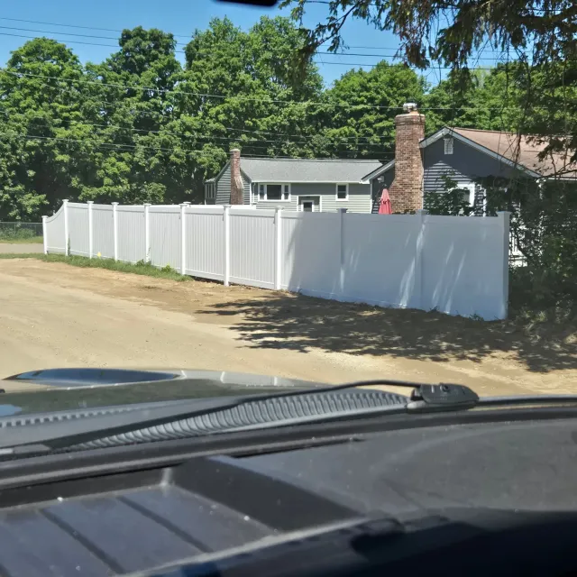 work photo from fencecontractorrochesternh.com