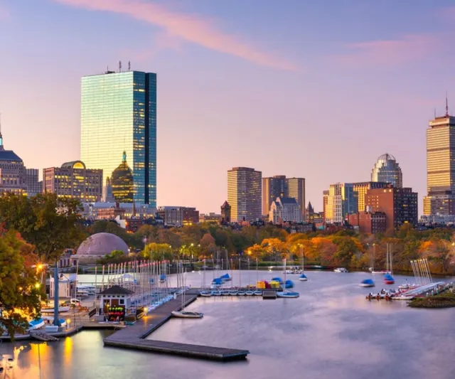 Boston-Massachusetts-skyline-on-Charles-River-dawn