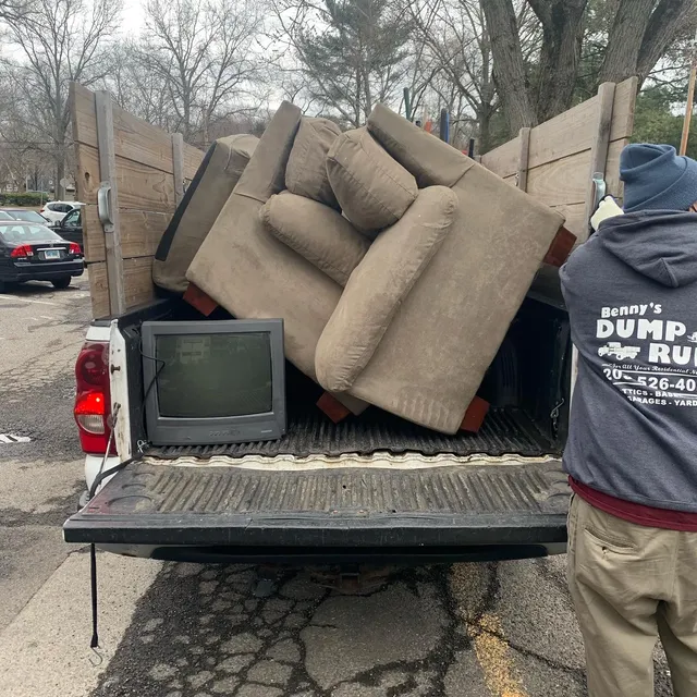 Benny's Dump Runs work photo