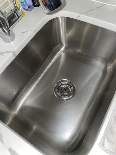lar care cleaning work photo