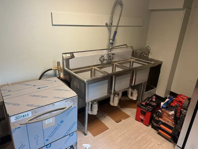 COMMERCIAL SINK.jpeg