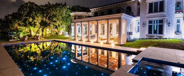 work photo from luxurypools.com