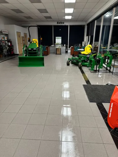 work photo from commercialhomecleaning.com