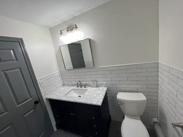 Bathroom remodeler, Flooring, General contractor, Home remodeling, Kitchen remodeler, bathroom renovation, tile (2)