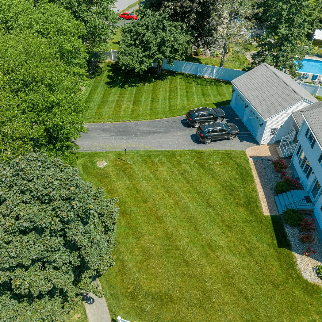 work photo from russelllawnandlandscaping.com