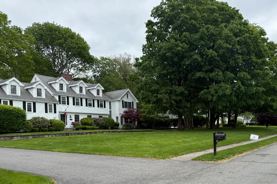 lawn-mowing-milton-ma-04