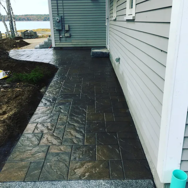 set walk way with granite edging