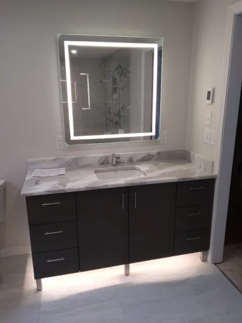 High end bathroom, illuminated mirror, vanity lighting/under vanity lighting