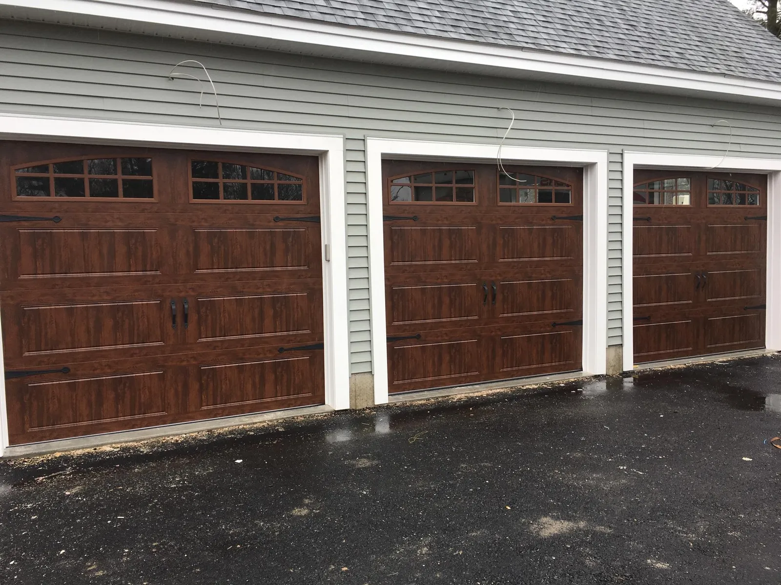 work photo from lizziesgaragedoors.com