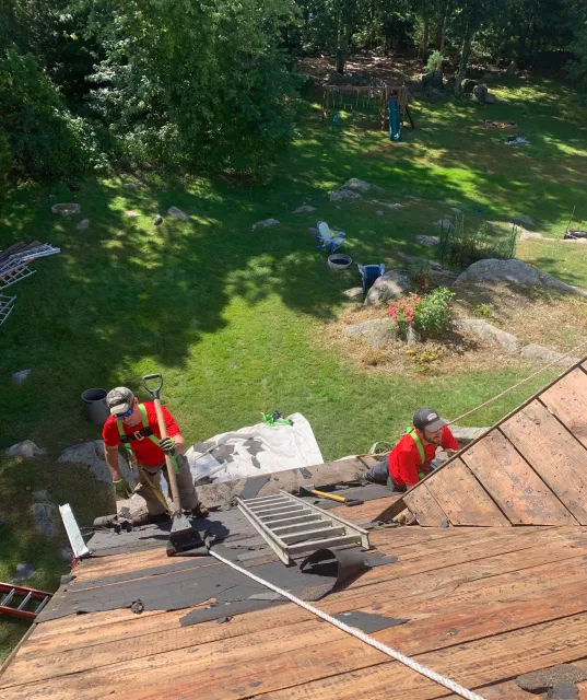work photo from newenglandroofingri.com