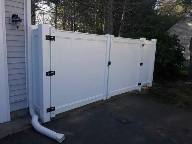 work photo from accuratefencecapecod.com