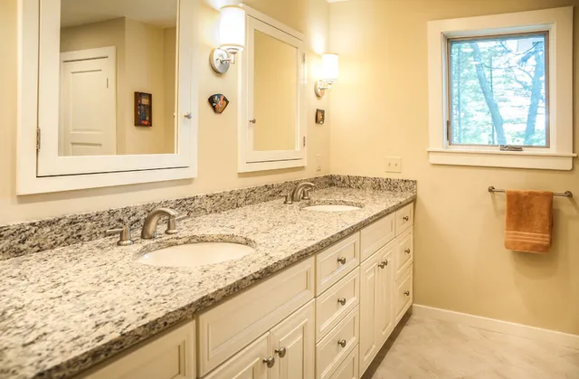 work photo from pinnaclekitchens-walpole.com