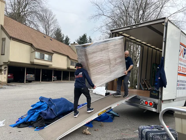 Expert Movers & Storage, INC work photo