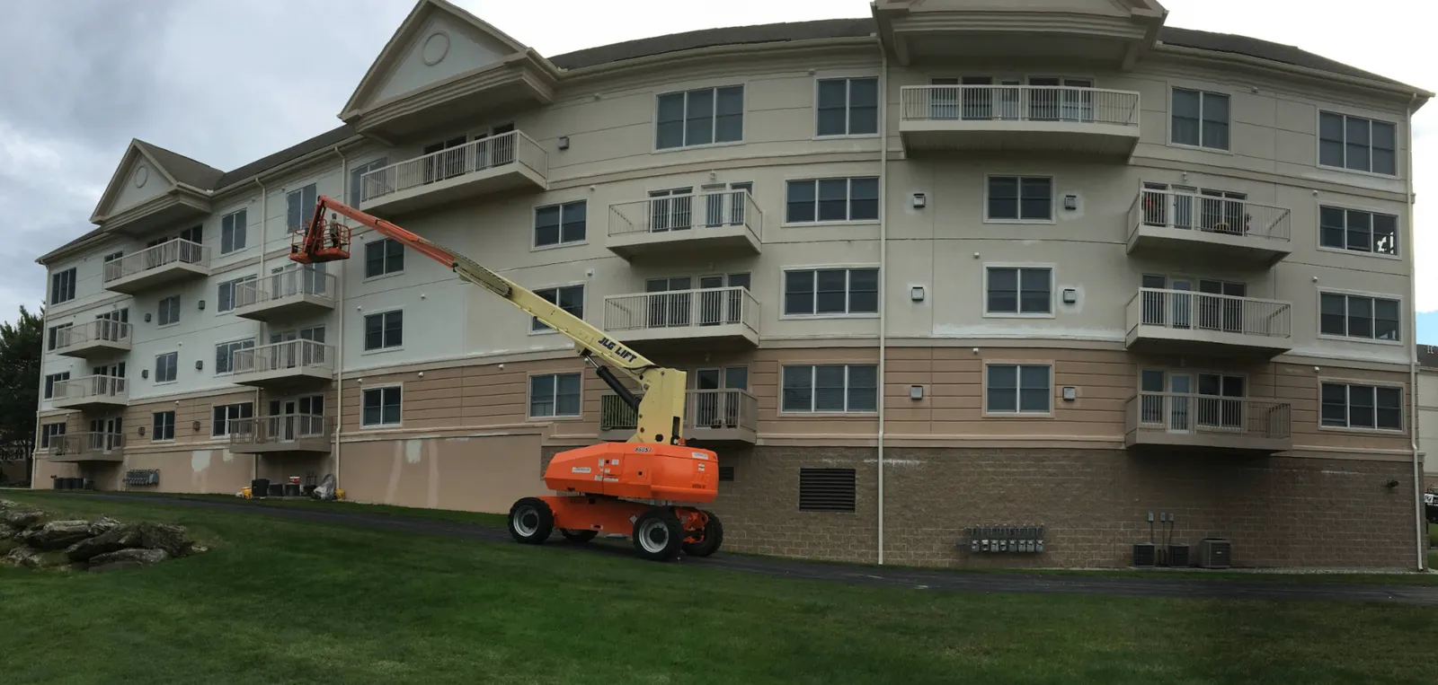 Multi-story residence repaint