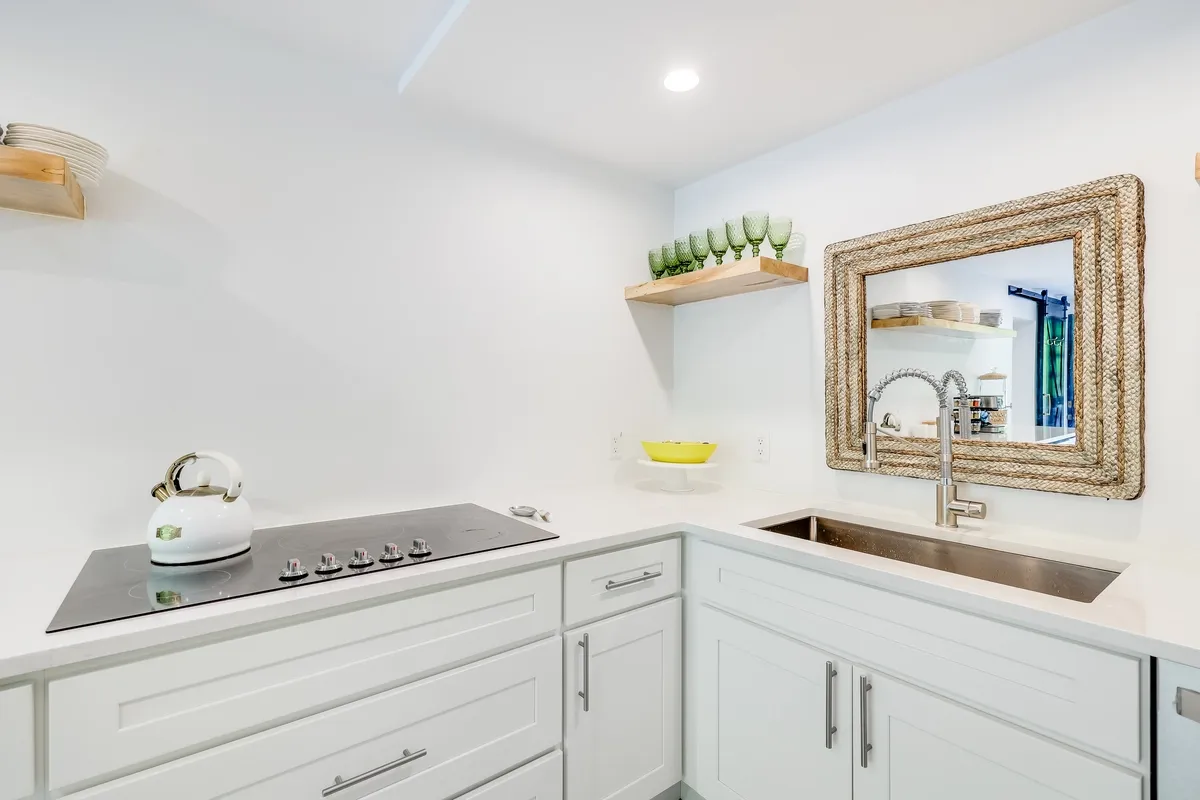 work photo from budgetkitchencabinetscapecod.com