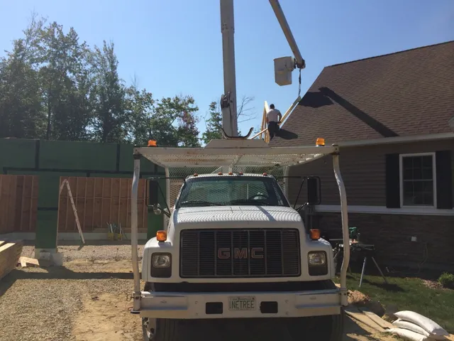 work photo from leightonroofing.com