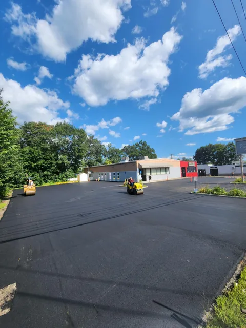 work photo from manchesterpavingandsealcoating.com