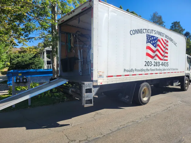 Connecticuts Finest Movers work photo