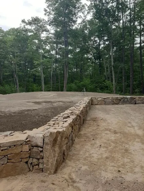 Natural stone wall