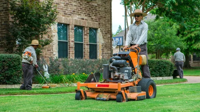 work photo from landlovelawnmaintenance.com