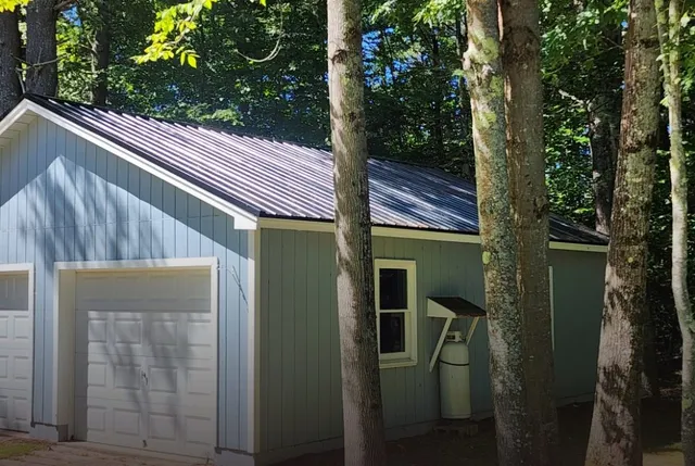 work photo from douglasroofingmaine.com
