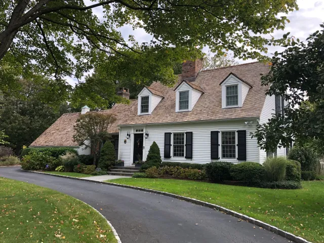 Exterior Repaint &amp; Roof Cleaning
