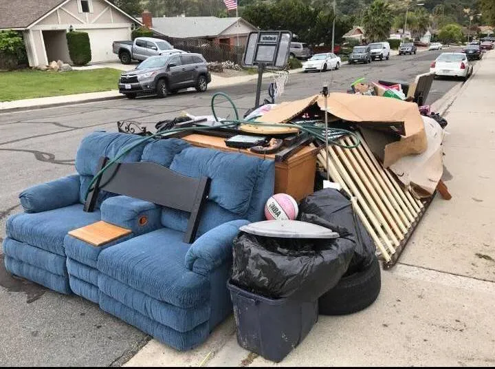 work photo from freedomjunkremoval24.com