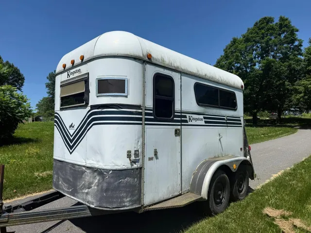 Horse trailer removal