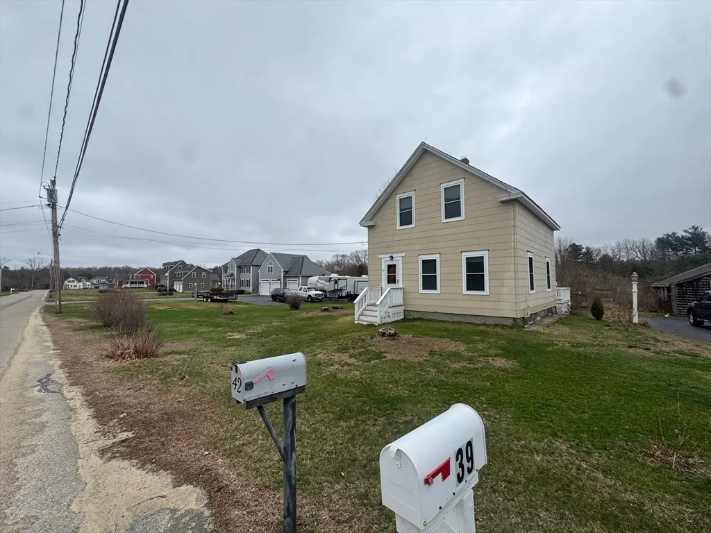 39 Burt St