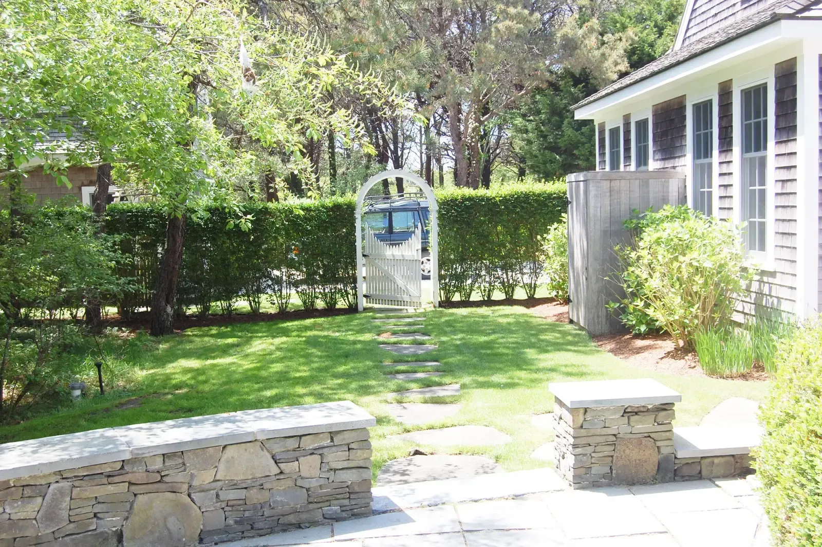 Barstow Road residence - terraces and plantings