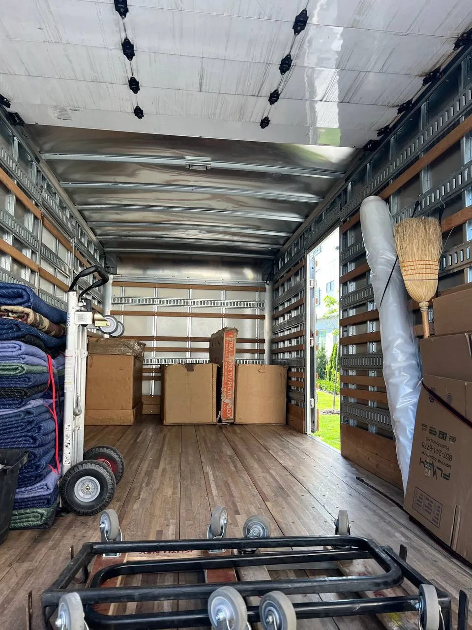 Flash Moving & Storage - Boston Movers