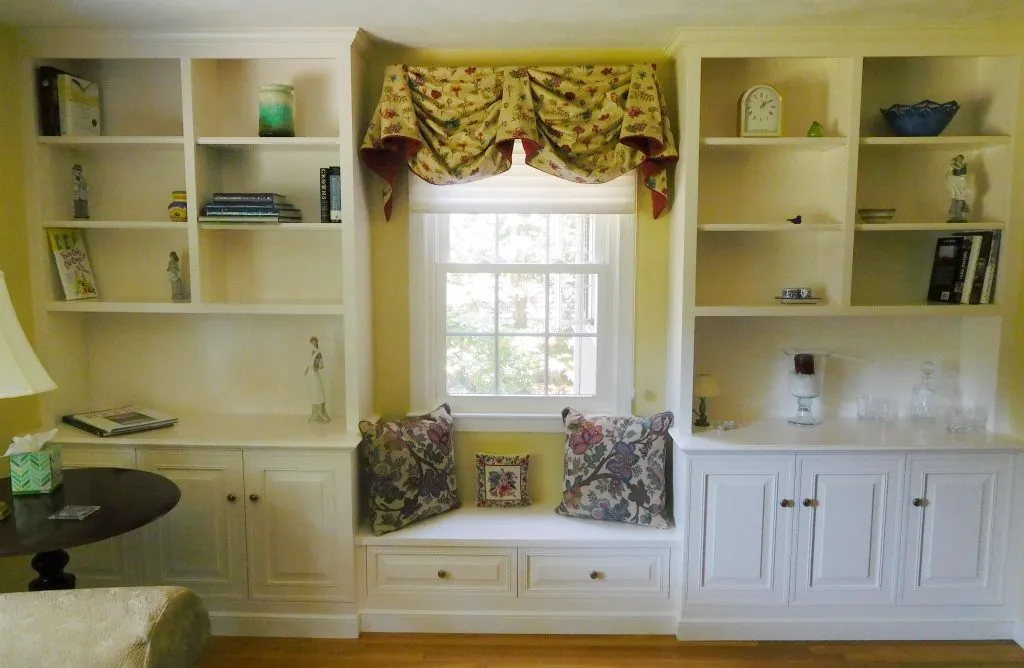 Medfield wall unit
