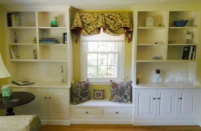 Medfield wall unit