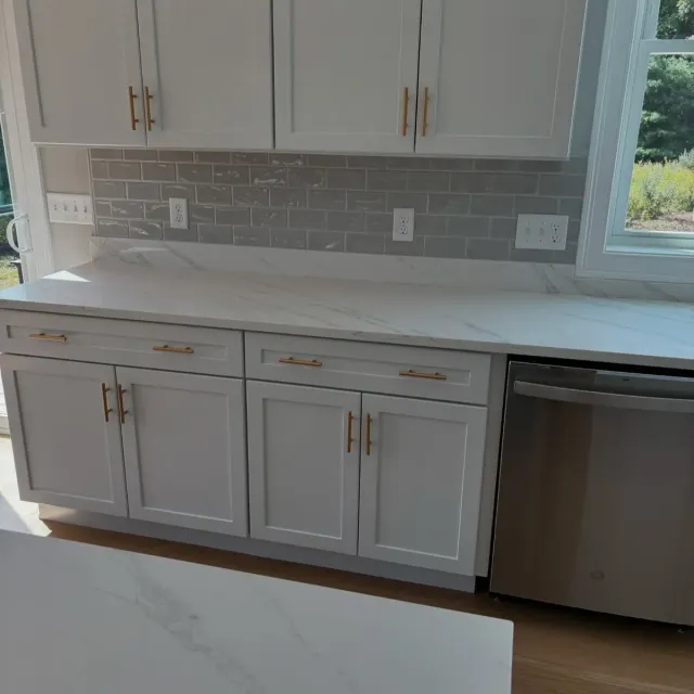 Kitchen backsplash tile installation