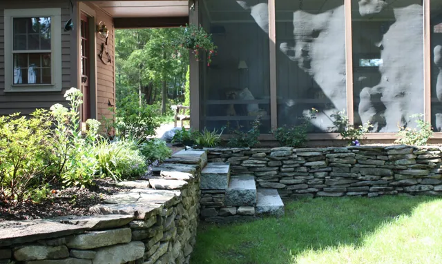 work photo from gardenroomslandscapedesign.com