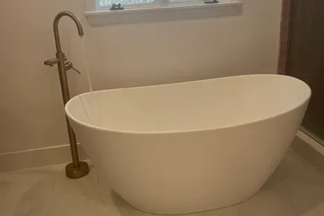 Faucet and bathtub