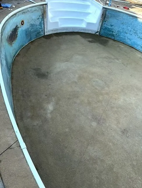 Oasis Pools (swimmingpooloptions.com) researched project photo