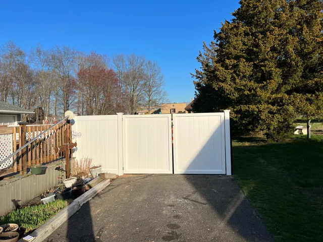 work photo from thefenceguysct.com