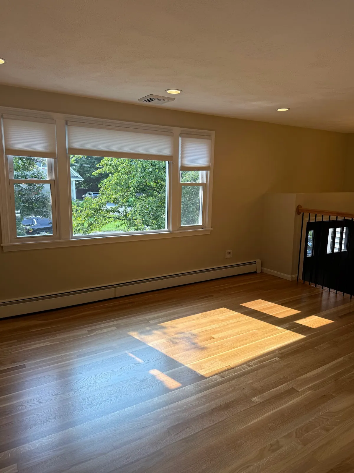 Sens Flooring Inc – Hardwood Refinishing & Installation
