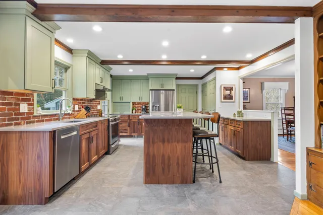 work photo from renovisionsinc.com