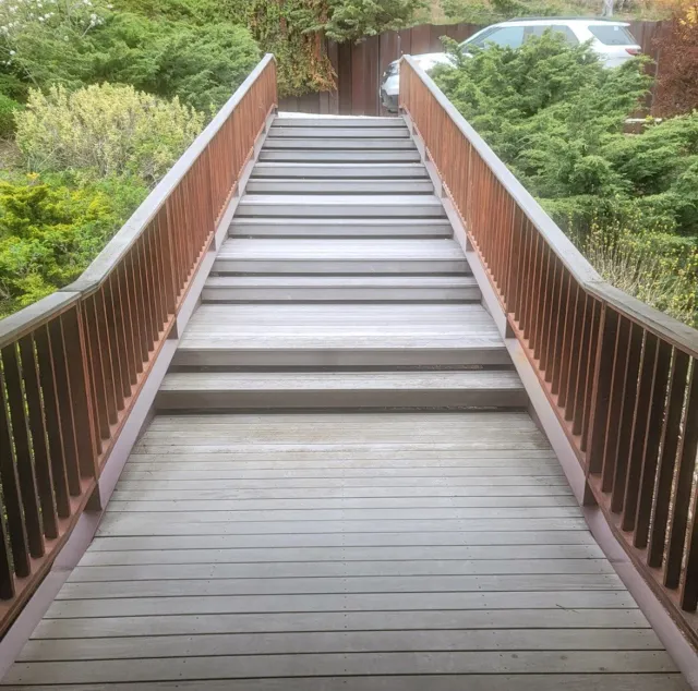 kolumns-railing-1.jpeg