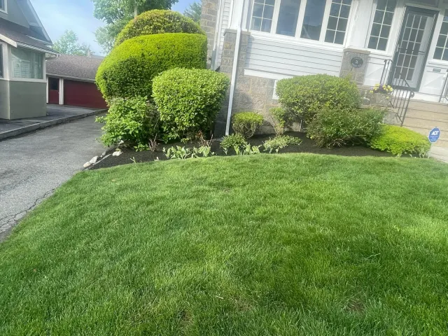 work photo from luxurylandscapinginc.com